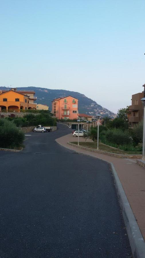 Very Cosy House With Fabulous Sea View! Pietra Ligure Bilik gambar