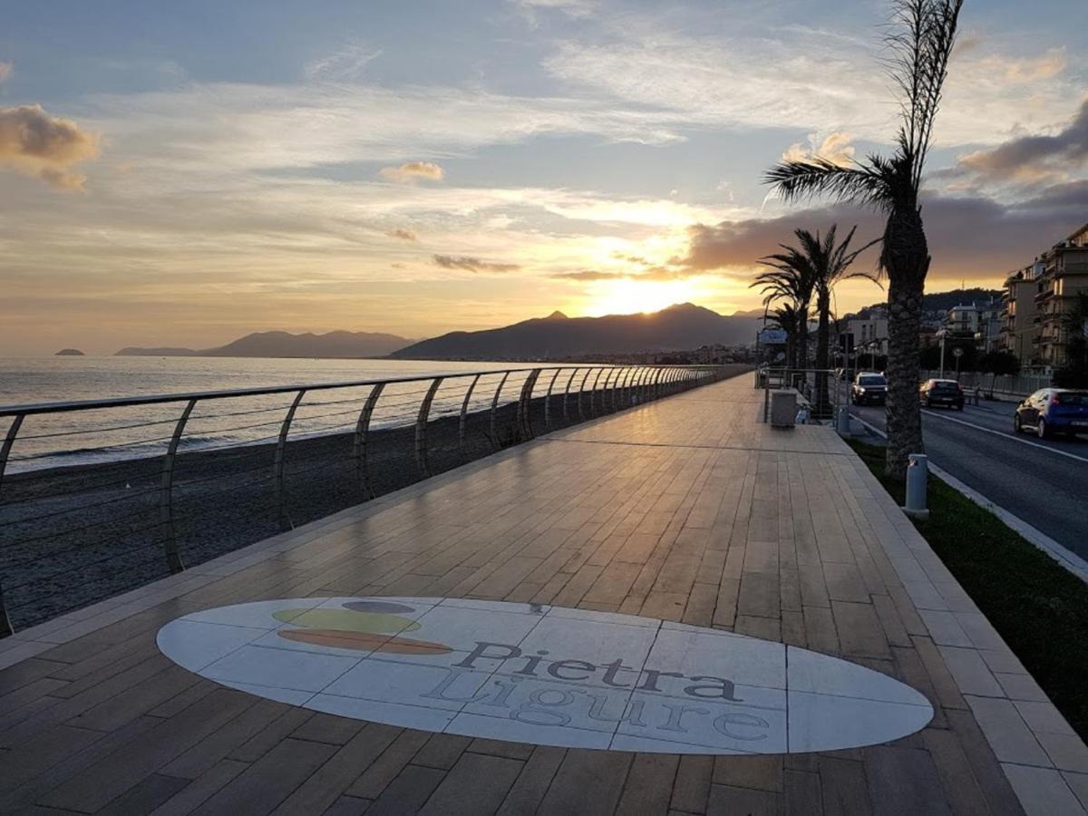 Very Cosy House With Fabulous Sea View! Pietra Ligure Bilik gambar